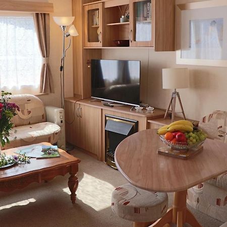 Palm 1 Park Home With Hot Tub Суонидж Экстерьер фото